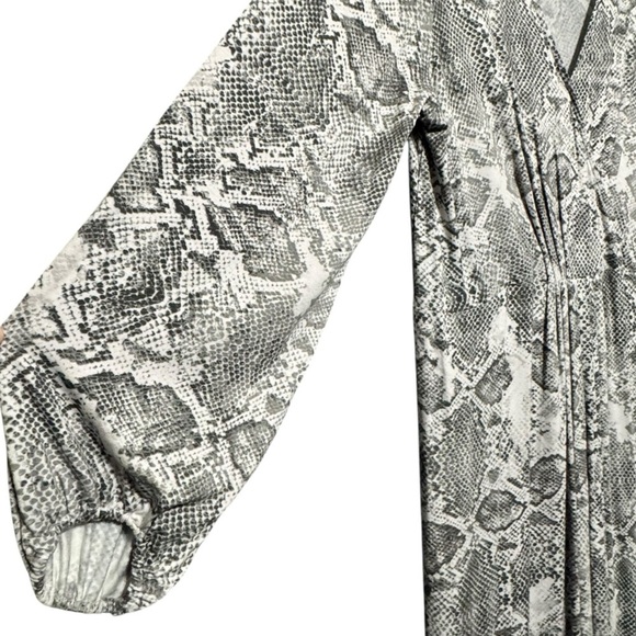 Haute Hippie Tribe Snake Print Long Sleeve Maxi Length Gray White Dress - Picture 5 of 8